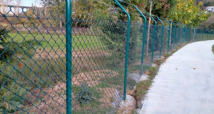 Wire-Mesh Fence